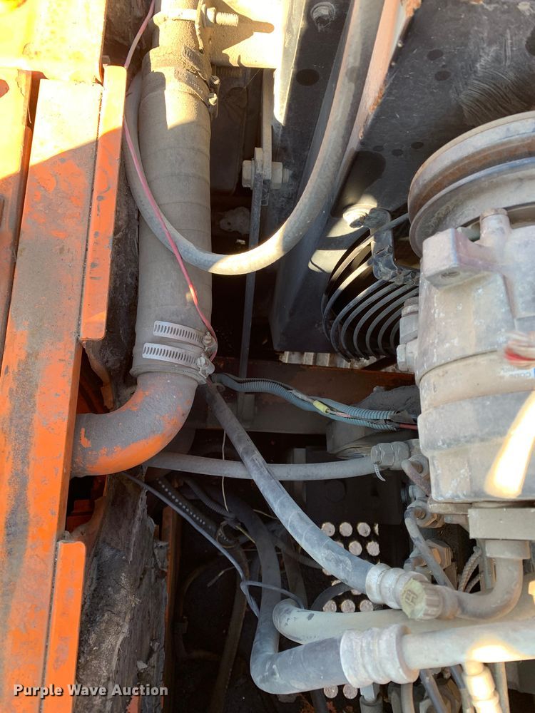 image for item MM9749 1998 Halla HE220LC  excavator