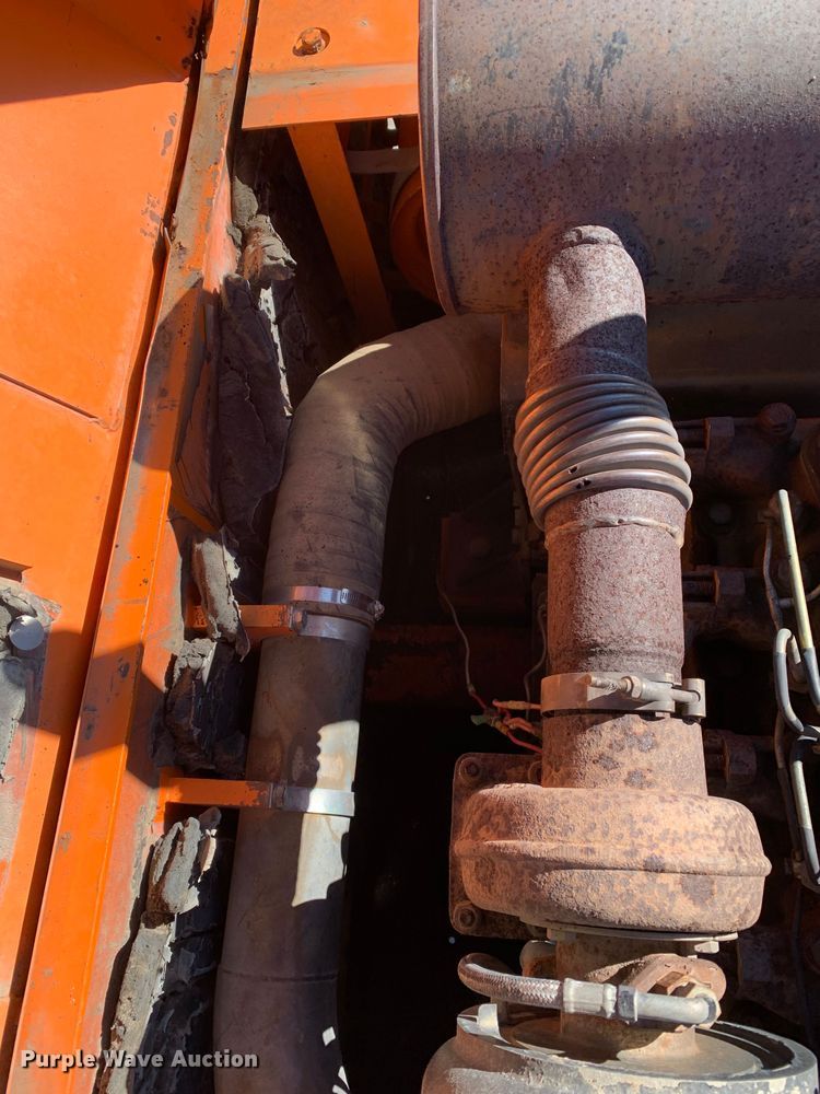 image for item MM9749 1998 Halla HE220LC  excavator