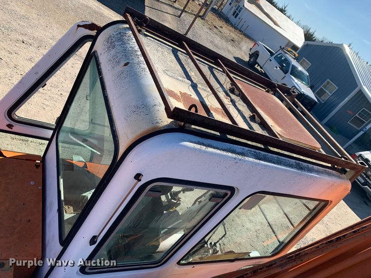 image for item MM9749 1998 Halla HE220LC  excavator