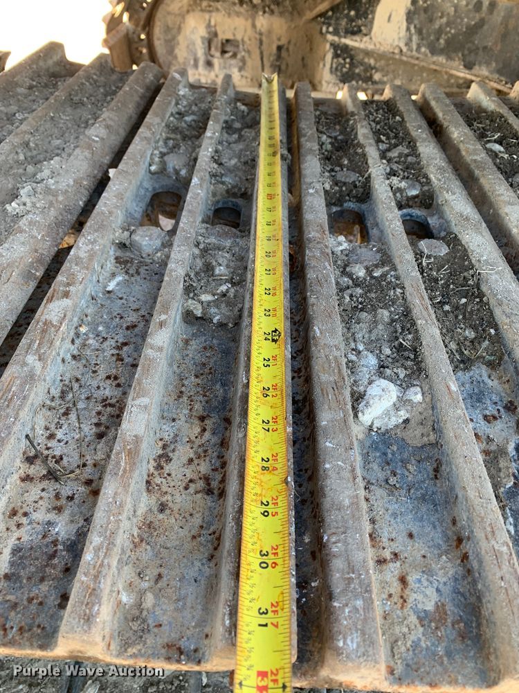 image for item MM9749 1998 Halla HE220LC  excavator