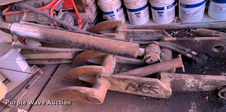 image for item MM9749 1998 Halla HE220LC  excavator