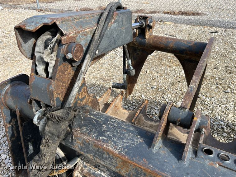image for item MW9494 Bobcat  skid steer grapple bucket