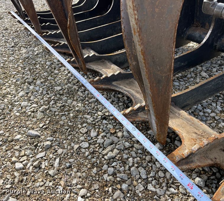 image for item MW9494 Bobcat  skid steer grapple bucket