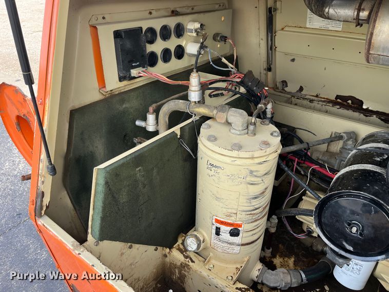 image for item MW9495 1995 Ingersoll Rand P175WJD  air compressor