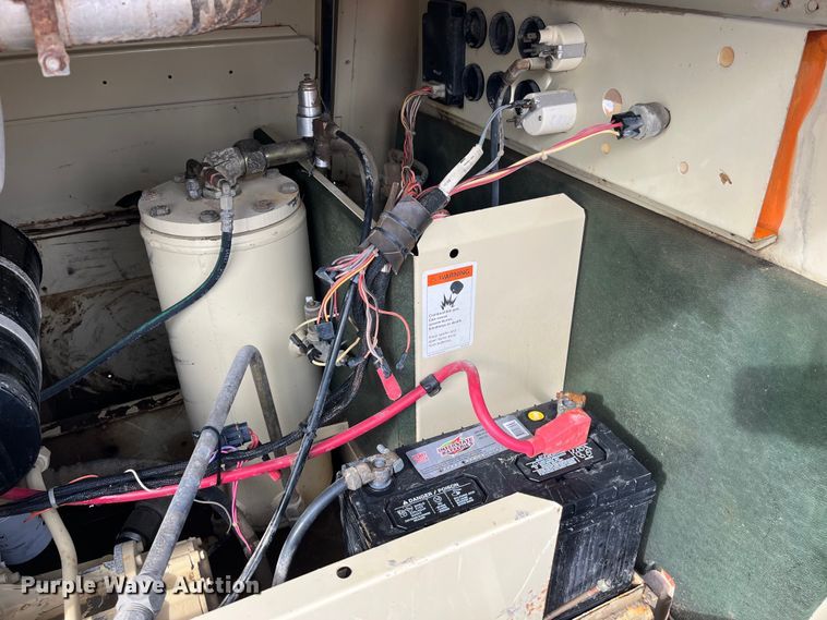 image for item MW9495 1995 Ingersoll Rand P175WJD  air compressor