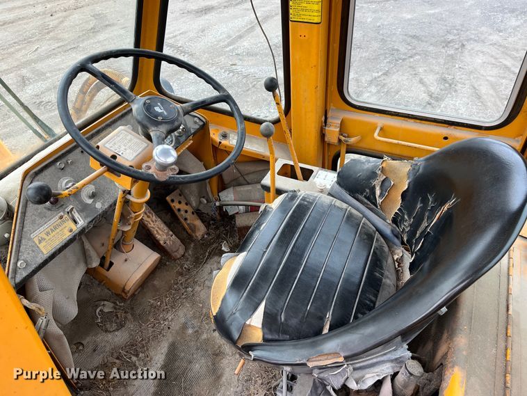 image for item MW9499 1978 Fiat-Allis 605B  wheel loader