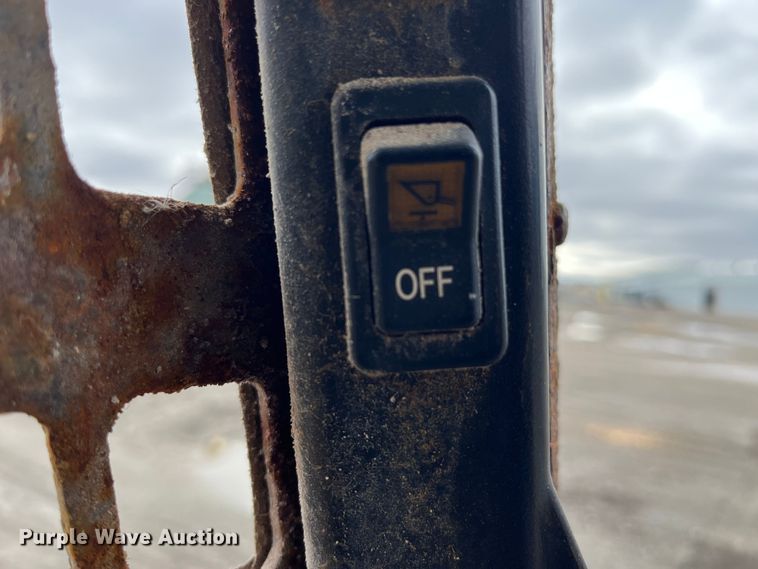 image for item MW9501 2012 Bobcat S630  skid steer loader