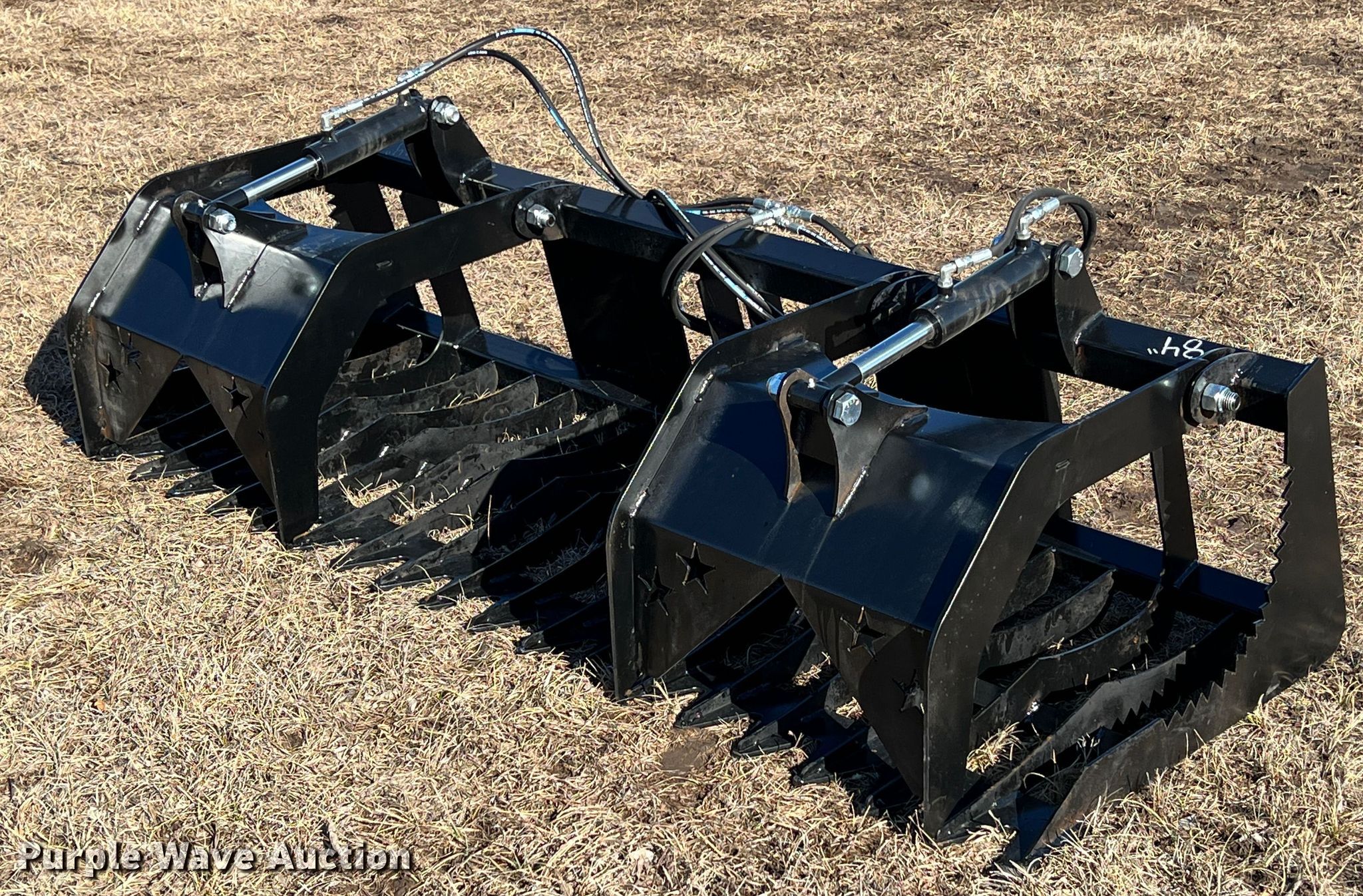 84" W skid steer grapple bucket in Yates Center, KS Item ID9423 sold