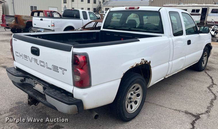 image for item DG5368 2005 Chevrolet Silverado 1500  Ext. Cab pickup truck