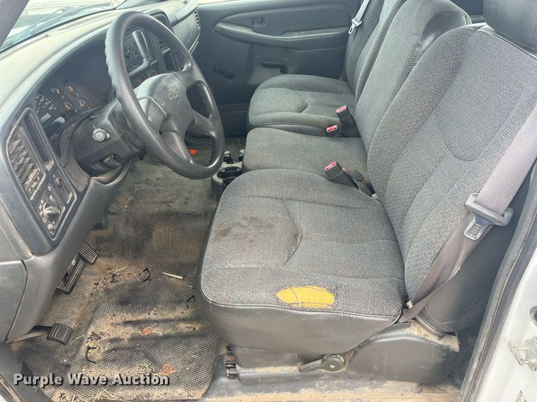 image for item DG5368 2005 Chevrolet Silverado 1500  Ext. Cab pickup truck