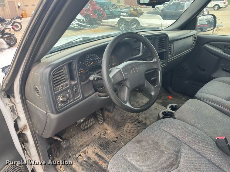 image for item DG5368 2005 Chevrolet Silverado 1500  Ext. Cab pickup truck