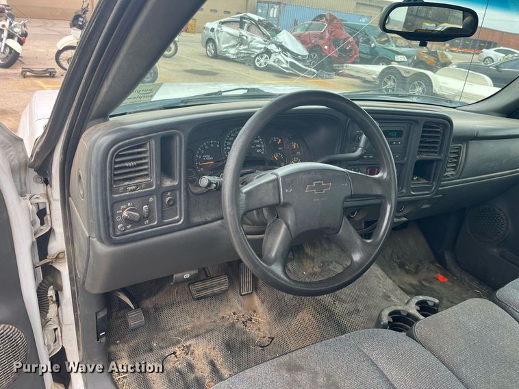 image for item DG5368 2005 Chevrolet Silverado 1500  Ext. Cab pickup truck