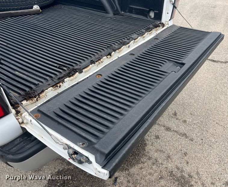 image for item DG5368 2005 Chevrolet Silverado 1500  Ext. Cab pickup truck