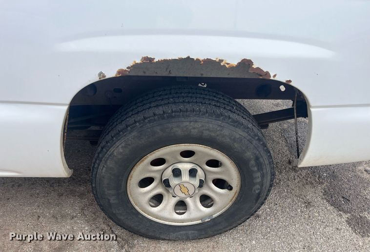 image for item DG5368 2005 Chevrolet Silverado 1500  Ext. Cab pickup truck