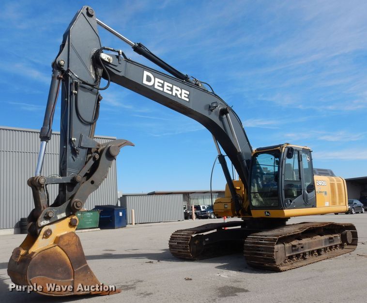 image for item DK7601 2011 John Deere 240DLC  excavator
