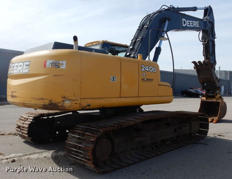 image for item DK7601 2011 John Deere 240DLC  excavator