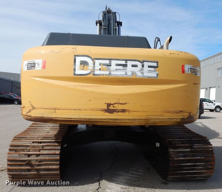 image for item DK7601 2011 John Deere 240DLC  excavator