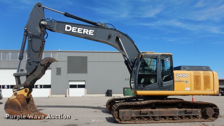 image for item DK7601 2011 John Deere 240DLC  excavator