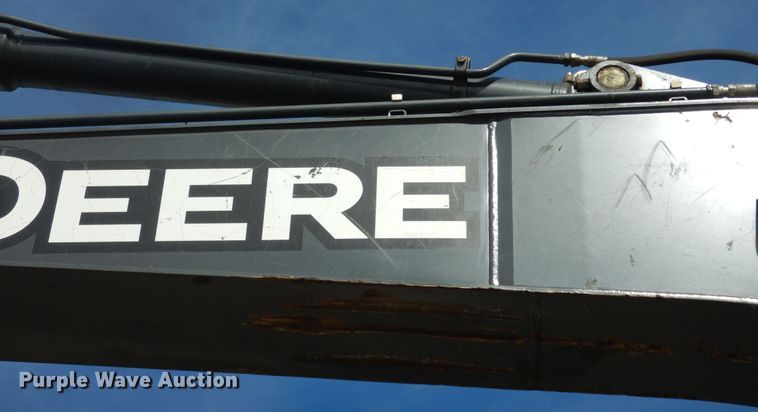 image for item DK7601 2011 John Deere 240DLC  excavator