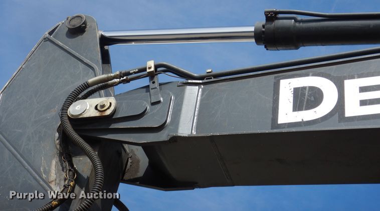 image for item DK7601 2011 John Deere 240DLC  excavator