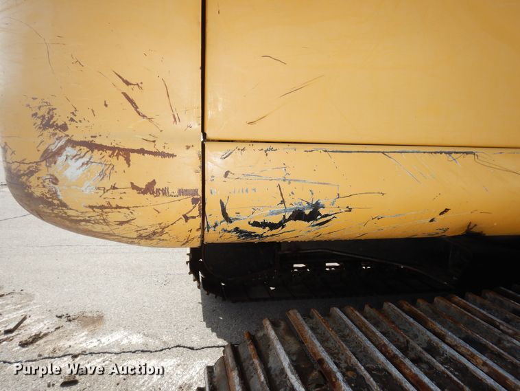 image for item DK7601 2011 John Deere 240DLC  excavator