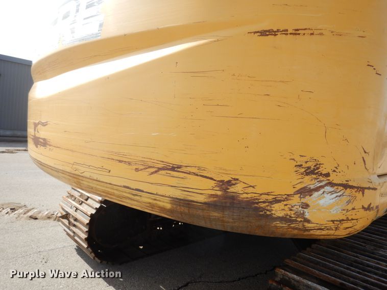 image for item DK7601 2011 John Deere 240DLC  excavator