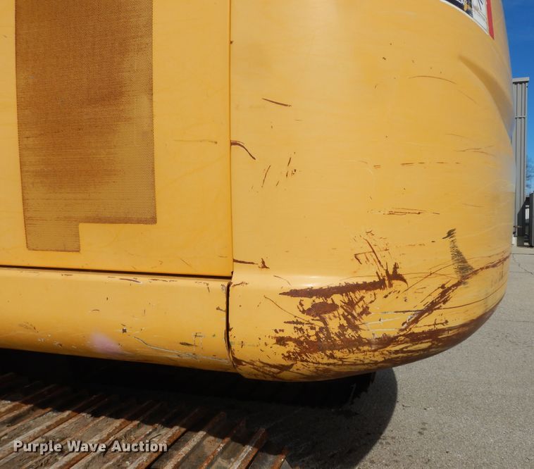 image for item DK7601 2011 John Deere 240DLC  excavator