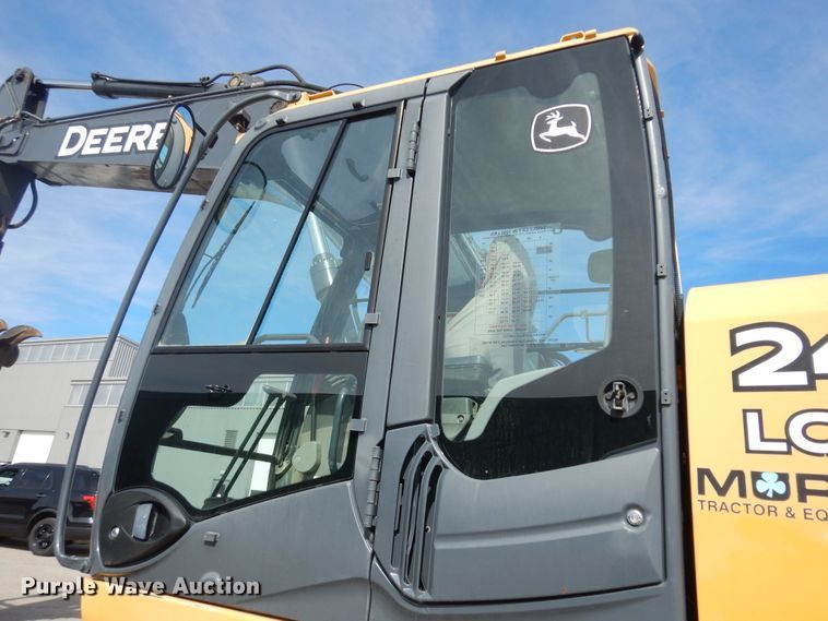 image for item DK7601 2011 John Deere 240DLC  excavator