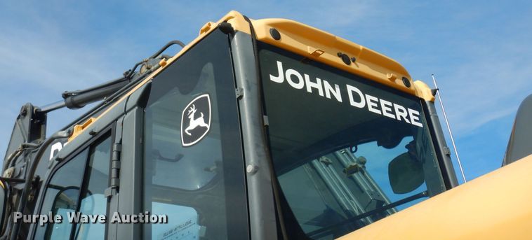 image for item DK7601 2011 John Deere 240DLC  excavator