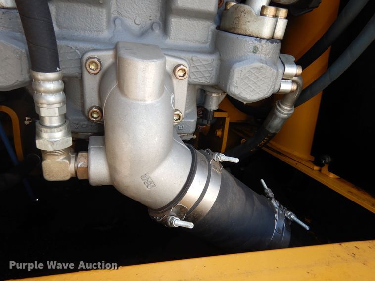 image for item DK7601 2011 John Deere 240DLC  excavator