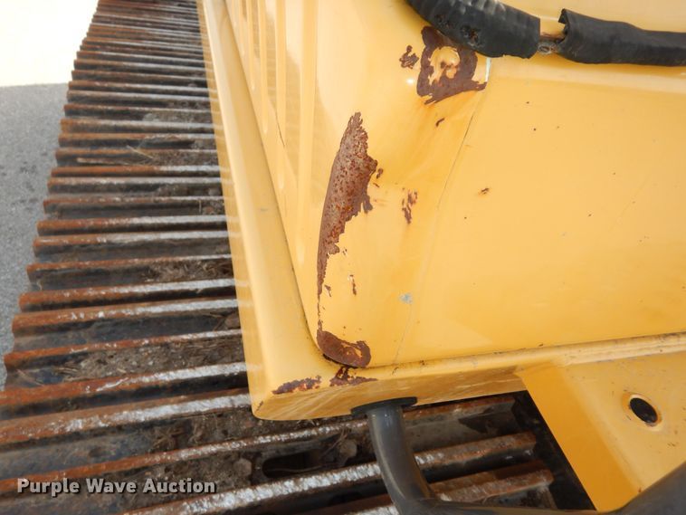 image for item DK7601 2011 John Deere 240DLC  excavator