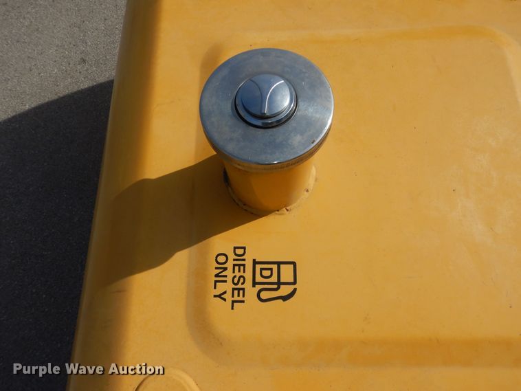 image for item DK7601 2011 John Deere 240DLC  excavator