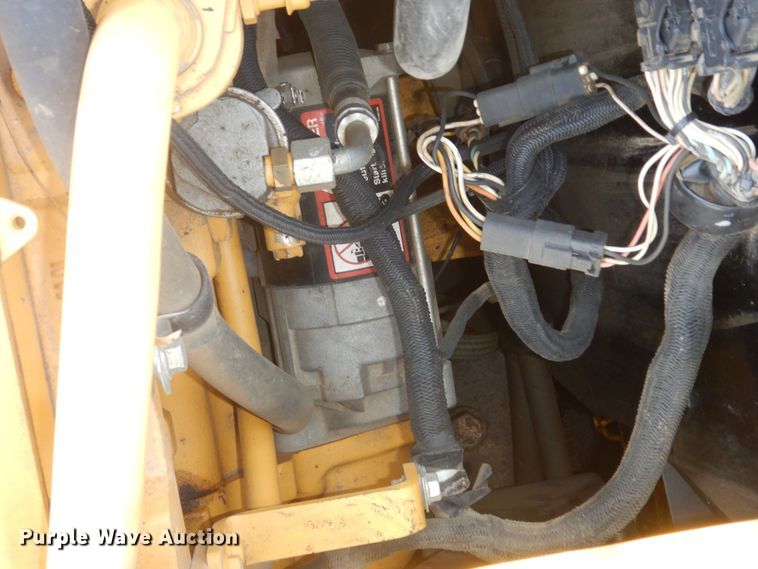 image for item DK7601 2011 John Deere 240DLC  excavator