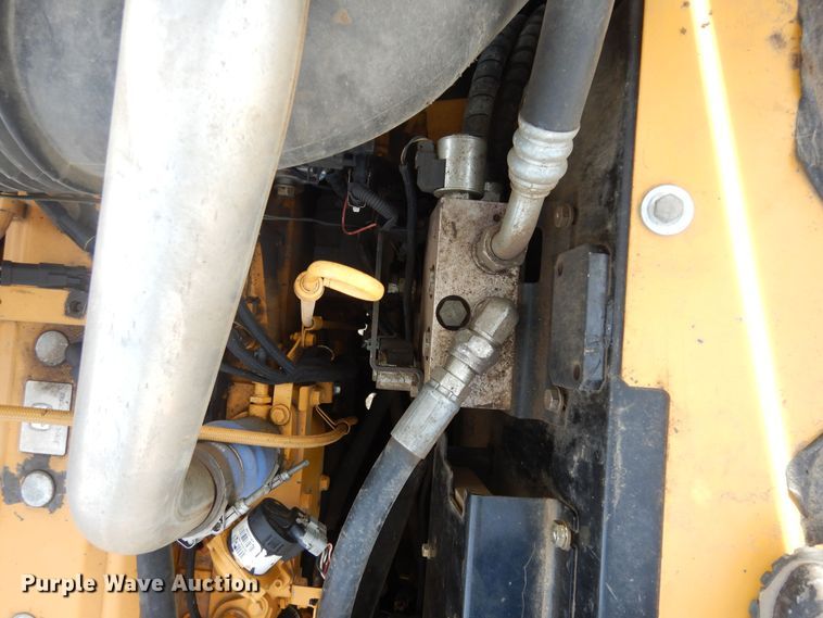 image for item DK7601 2011 John Deere 240DLC  excavator