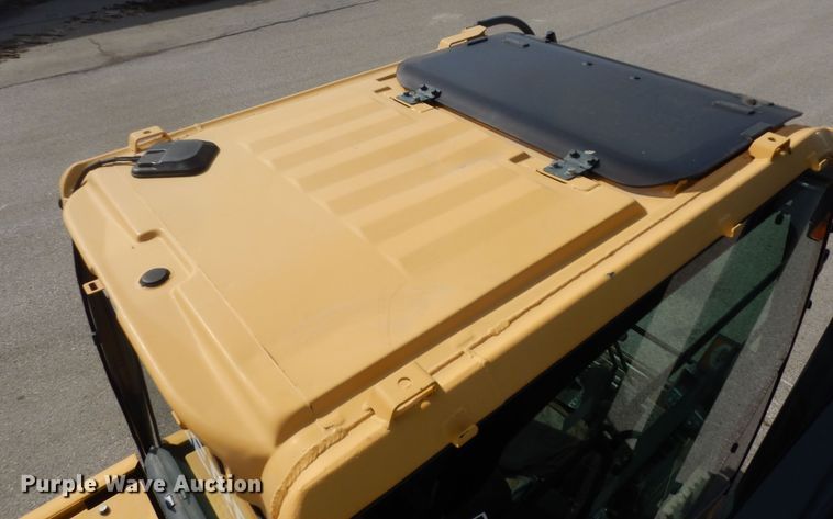 image for item DK7601 2011 John Deere 240DLC  excavator