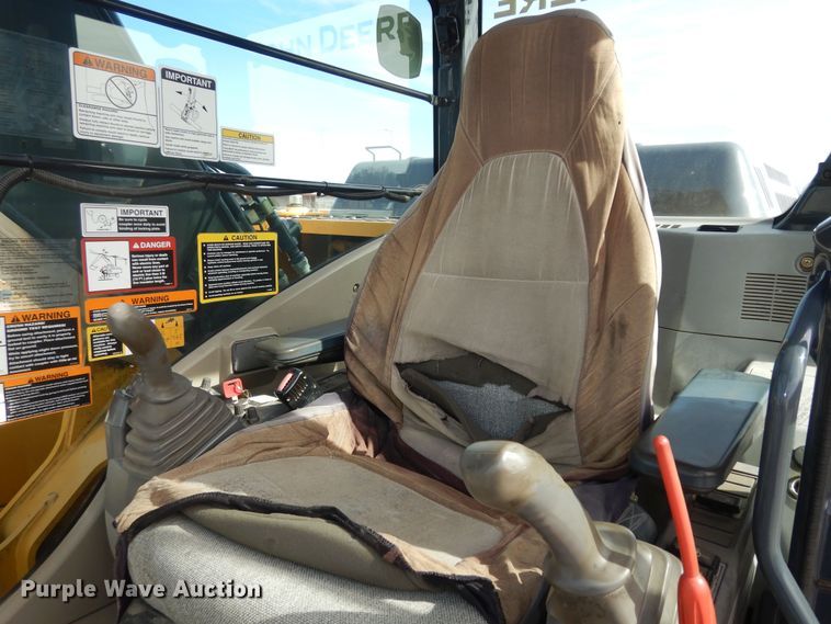 image for item DK7601 2011 John Deere 240DLC  excavator