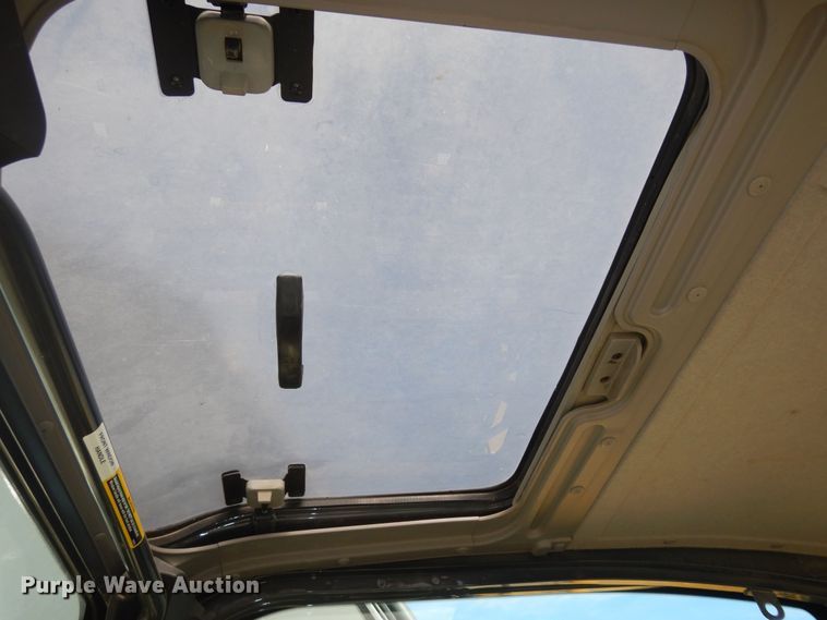 image for item DK7601 2011 John Deere 240DLC  excavator