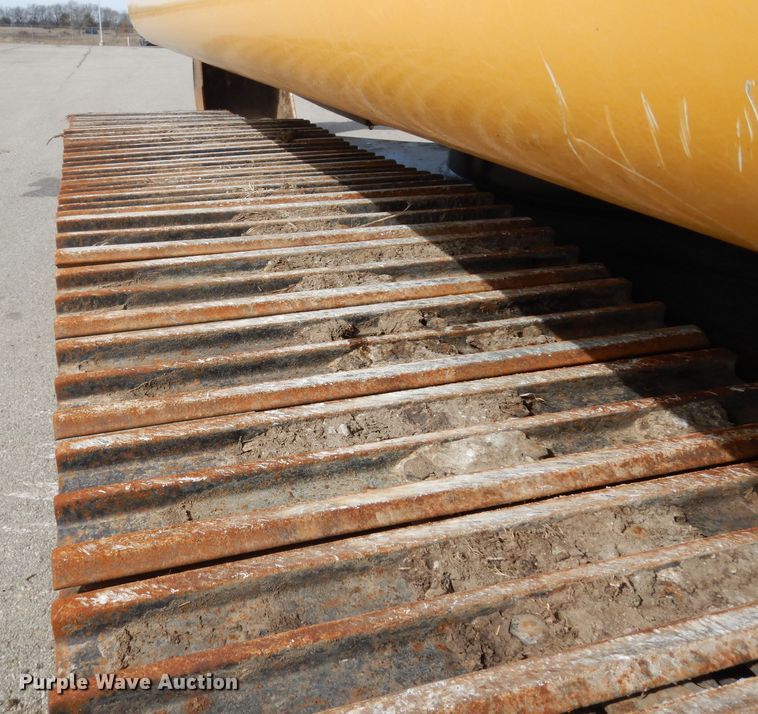 image for item DK7601 2011 John Deere 240DLC  excavator