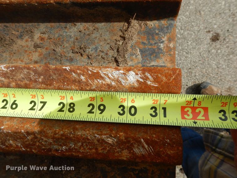 image for item DK7601 2011 John Deere 240DLC  excavator