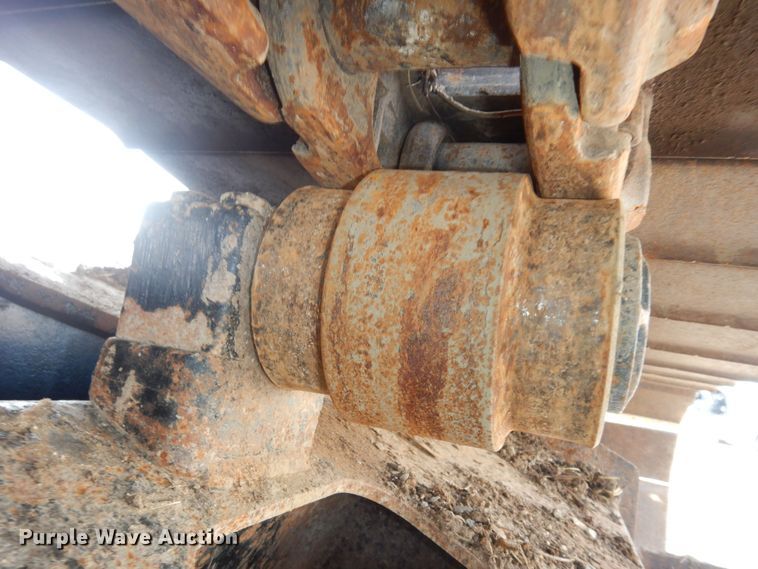 image for item DK7601 2011 John Deere 240DLC  excavator