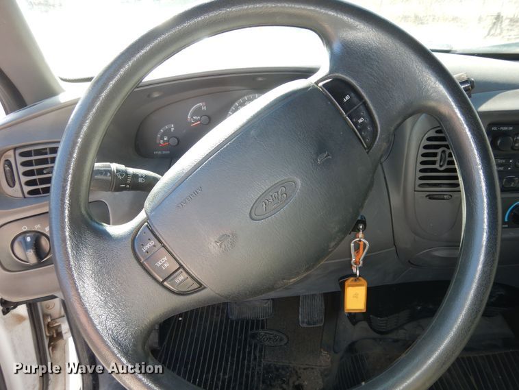 image for item DK7611 2001 Ford F150 XL  pickup truck