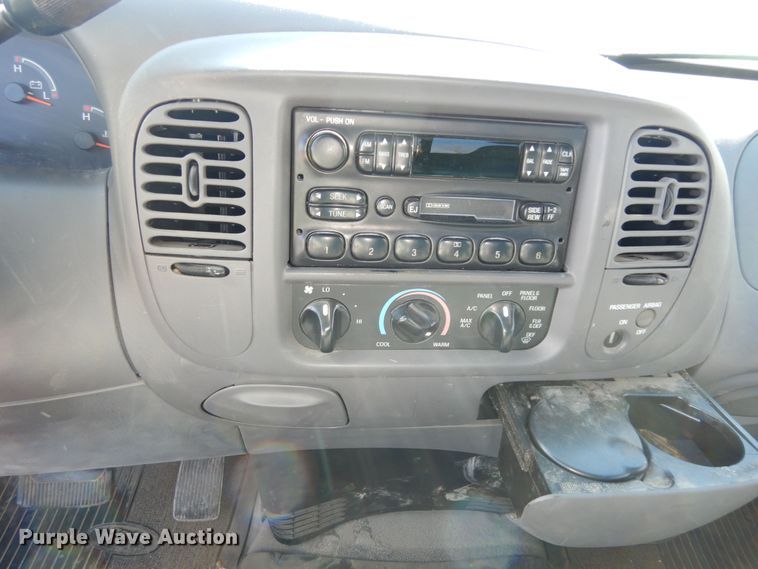 image for item DK7611 2001 Ford F150 XL  pickup truck