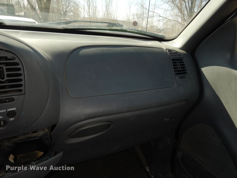 image for item DK7611 2001 Ford F150 XL  pickup truck