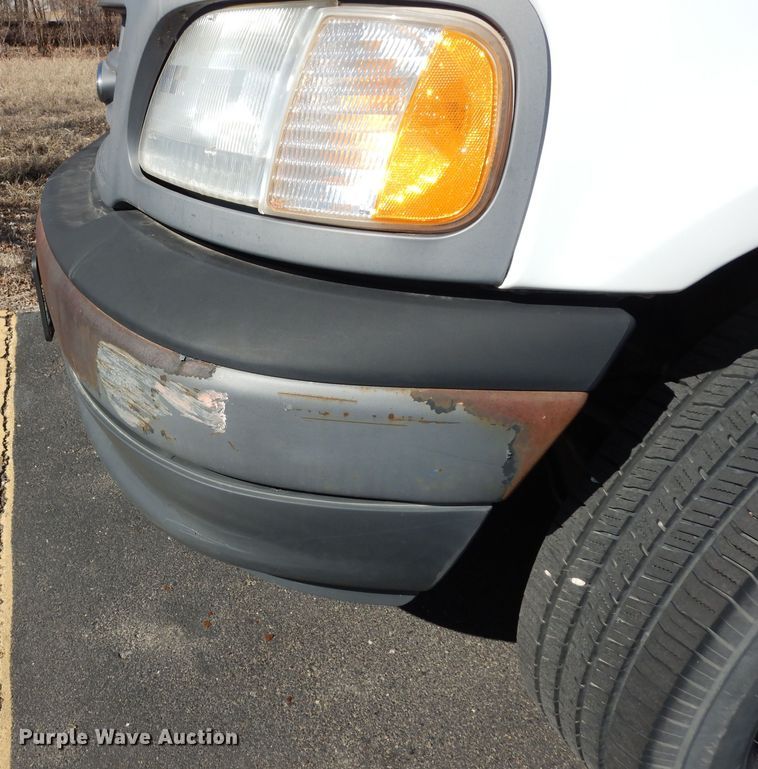 image for item DK7611 2001 Ford F150 XL  pickup truck