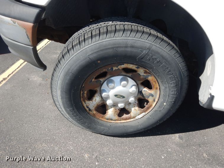 image for item DK7611 2001 Ford F150 XL  pickup truck