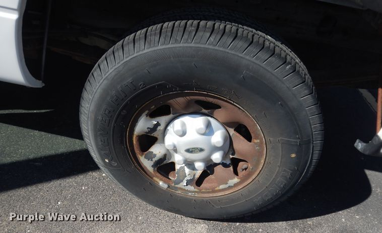 image for item DK7611 2001 Ford F150 XL  pickup truck