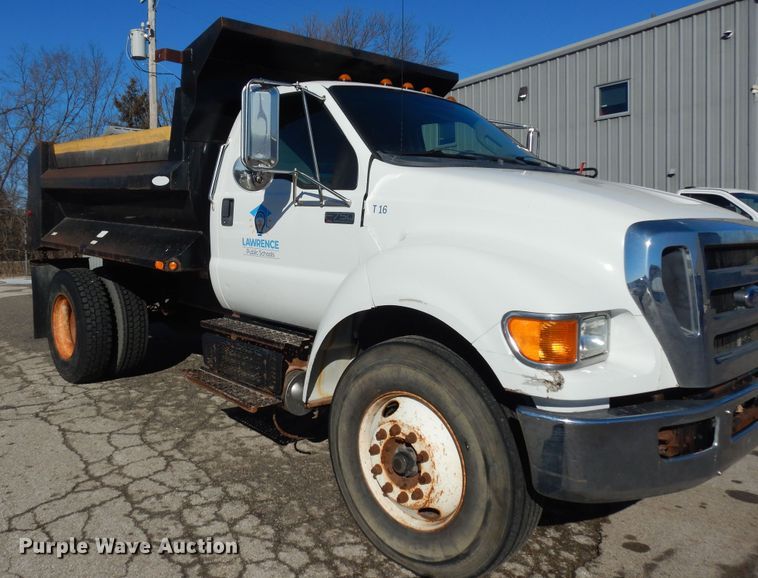 image for item DK7620 2011 Ford F750 Super Duty  dump truck