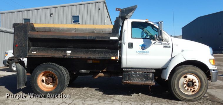 image for item DK7620 2011 Ford F750 Super Duty  dump truck