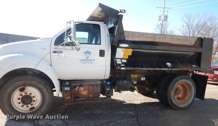 image for item DK7620 2011 Ford F750 Super Duty  dump truck
