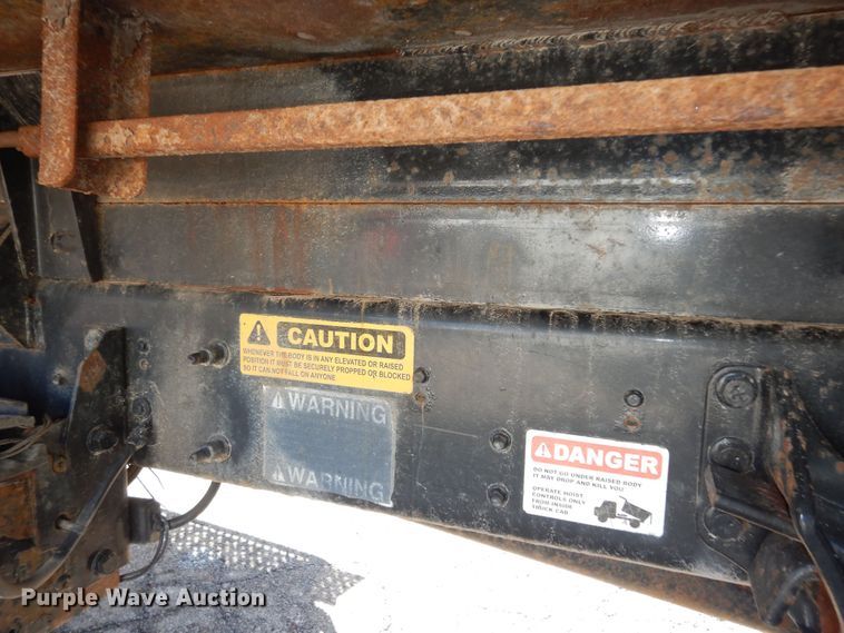 image for item DK7620 2011 Ford F750 Super Duty  dump truck